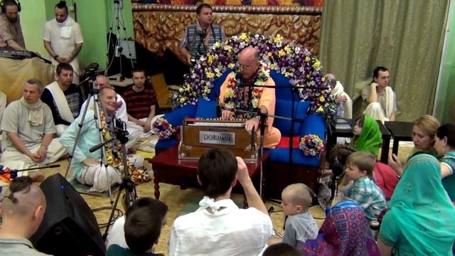 2 - 05 05 17 Гаура арати и киртан