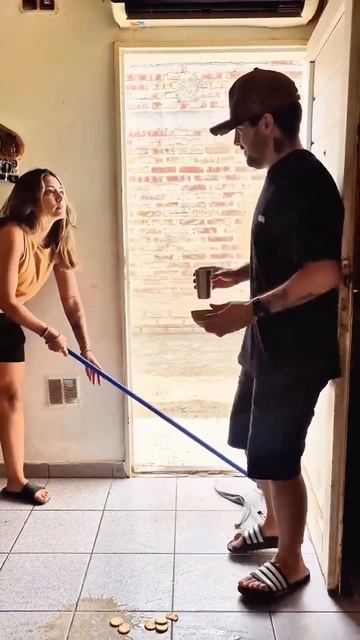 упсссс😂😂😂
подписывайтесь на перчик🌶🌶 тут всё для хорошего настроения☺☺☺#перчик #приколы #юмор #рилсы