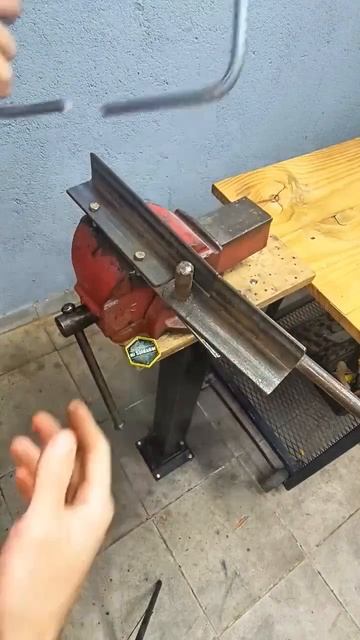 Удобное приспособление для гибки