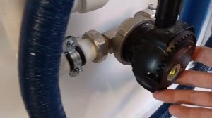 Подключил бойлер косвенного нагрева. Сделал рециркуляцию горячей воды от бойлера до кухонной мойки.