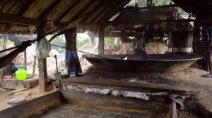 Водопад из расплавленного сахара .