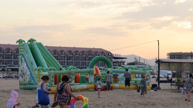 Мои скитания. Дагестан. Центральный пляж Изербаша. Посмотрите, что творится