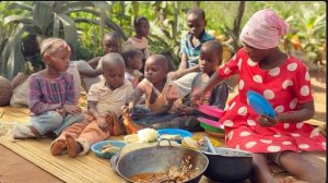 Готовлю копченую рыбу, чтобы накормить семью. Настоящая Африканская деревенская жизнь