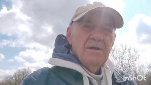 Село: безлюдье, вышки мобильной связи, подворья- заброшки, бурелом, вывоз ТКО...