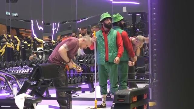 Мастер Спорта притворился УБОРЩИКОМ в ЗАЛЕ #16 GYM PRANK