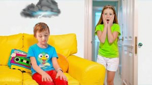 Настя учит родителей, как проводить время со своими детьми