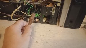 Утерянный шнур аппаратуры делаем за 5 минут своими руками