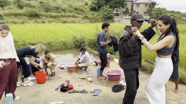 Танцы с местными