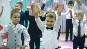 Зажигательный танец выпускников в саду - молодцы - напишите какой танец вы хотите посмотреть