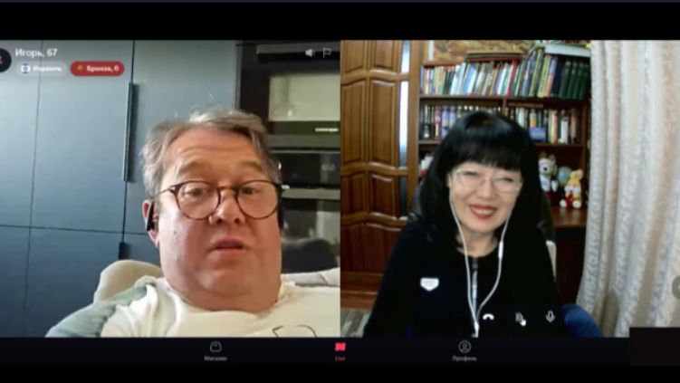 А юрист-то голый! Вна Украине. Солнце, море, песок - еврей радуется жизни.