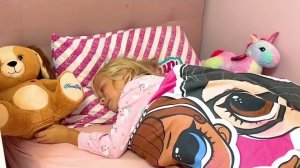 СОФУНЬЯ ШАЛУНЬЯ - СОФИЯ ПЕРВЫЙ ДЕНЬ В ШКОЛЕ.