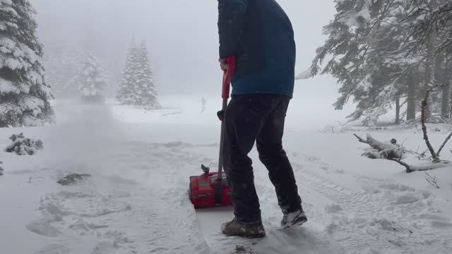 ATIK _ как я убирал снег в тайге