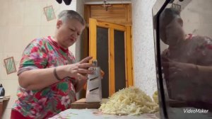 Квашенная капуста, без неё никуда.