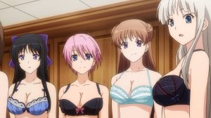 Крадется в раздевалку #аниме