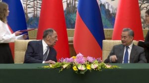 Церемония подписания документов С.В.Лавровым и Ван И