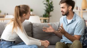 ТУЧИ НАД МОСКВОЙ слова музыка исполняет Антон Гущин