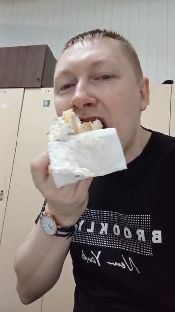 Слушаю гангста рэп и жру торт🥳👍😎🍰💰 #смотреть #видео #обзор #торт #юмор #прикол #рэп