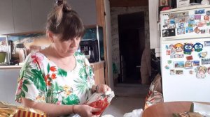 Моя Жизнь в Деревне,  Распоковка  огромной посылки от друзей.