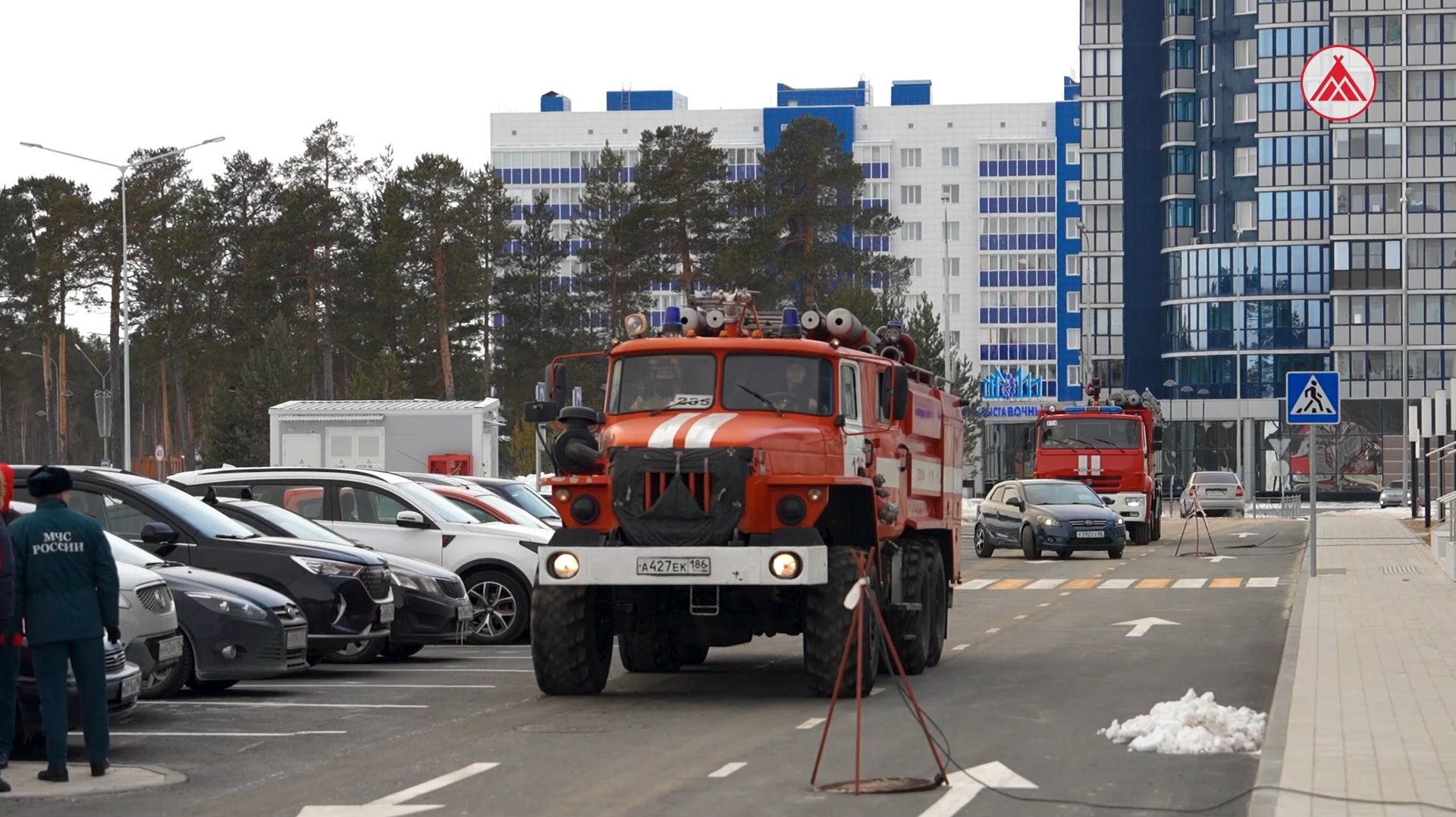 Учения пожарных в ЖК «Философский камень» в Когалыме