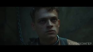 Странная семья ДЕРЖИТ НА ЦЕПИ парня чтобы ИГРАТЬ С НИМ передвигая ПО ВСЕМУ ДОМУ пересказ