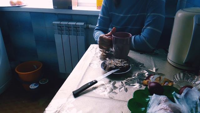 Гуляю под дождём! За чашечкой
Кофе с вами и болтаю