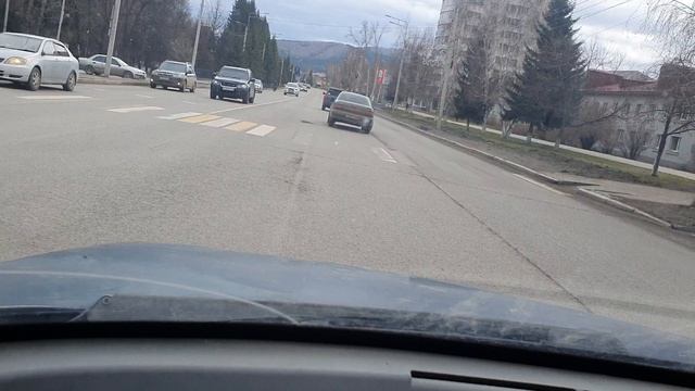 По Пасхальному городку