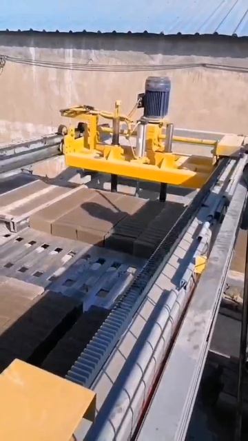 Система складирования, оделение блоков и поддонов автоматически