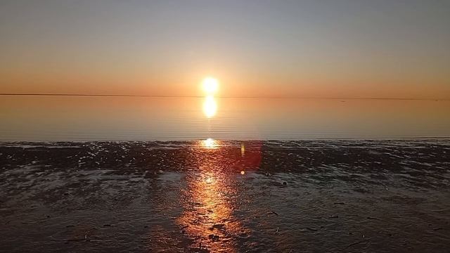 Белое море закат