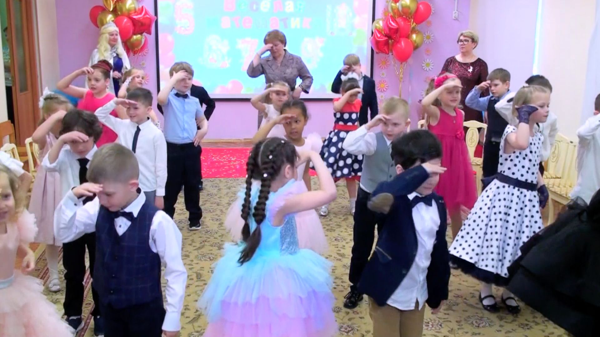 Песенка и танец на выпускном празднике в детском саду - пишите какой танец хотите посмотреть