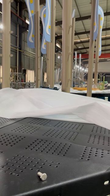 Почему для детских площадок используют платформы с резиновым покрытием? Безопасная и противоскользящ