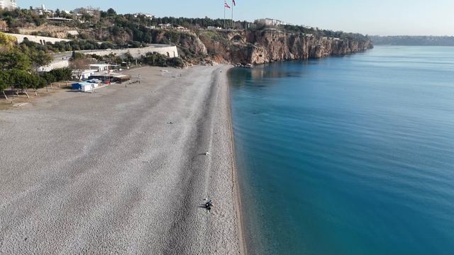 Пляж и скалы Антальи | Спокойное побережье Средиземного моря в 4K