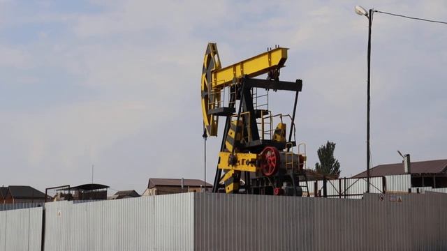 Мои скитания. Дагестан. Как качают нефть ⛽️ на пляже 🌴 в Избербаше