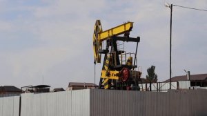 Мои скитания. Дагестан. Как качают нефть ⛽️ на пляже 🌴 в Избербаше