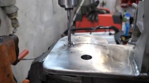 Конструкция в целом прочная и надежная, с возможностью регулировки угла наклона