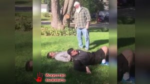 Переноска раненого без носилок