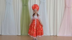 Лежнёва Софья, 5 лет Стихотворение «Российская семья» В. Степанов