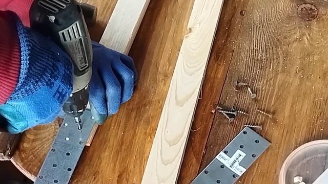 Делаю наклонную шпалеру для огурцов