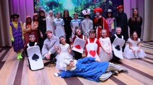 Спектакль "Алиса в стране чудес". Детский театральный коллектив "Отражение".