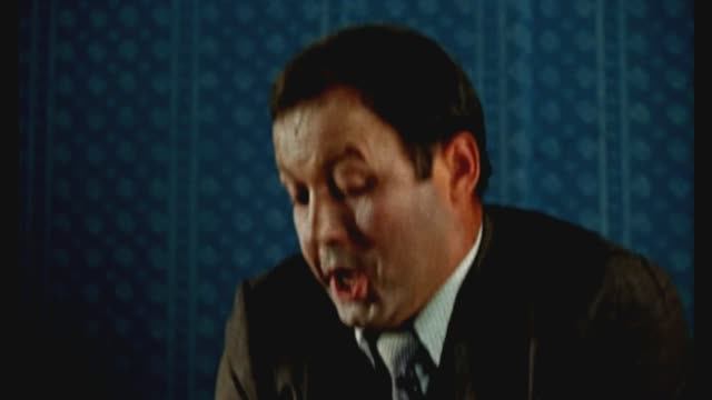 И СЛОВО ТО НАШЛИ КАКОЕ ТО ПОГАНОЕ...