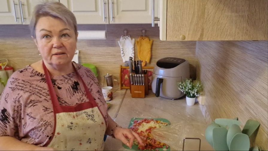 К ОБЕДУ ГОТОВЛЮ ЩИ НА ВОДЕ. ЧТО ЕЩЕ ОБЕДАЕМ.