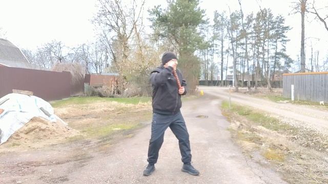 Занятия с палкой Тайцзи Бань в деревне (4)