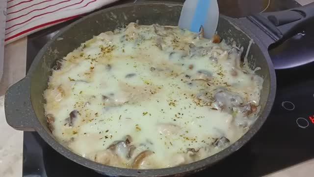 Жюльен на сковороде ! Курица с Грибами и Сыром Быстрый рецепт