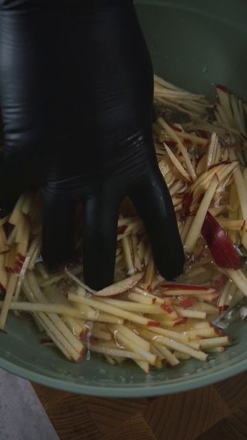 ХРУСТЯЩИЙ САЛАТ С ЯБЛОКОМ И ЛУКОМ 🧅🍎