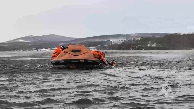 Десантирование спасателей на Камчатке