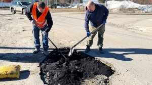 Дороги Советского приводят в порядок после зимы