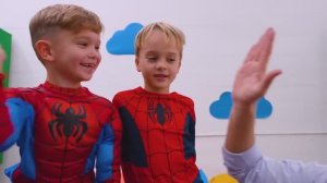 Дети супергерои помогают друзьям