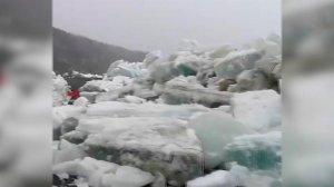 Весенний ледоход сломал ограждения и скамейки на набережной Томска: кадры.