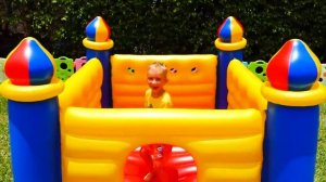 Ники и Крис - любимые истории с младшим братом