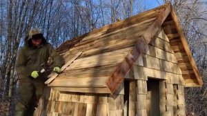 Бесплатный дом из поддонов за 129 дней в лесу. Дом с палет