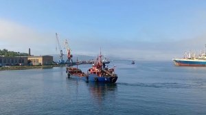 ТАНКЕР ВЫХОДИТ С ПОРТА ДИОМИД ВО ВЛАДИВОСТОКЕ СМОТРЕТЬ БЕСПЛАТНО ВСЕМ